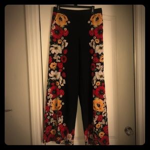 New York and company floral wide legged pants